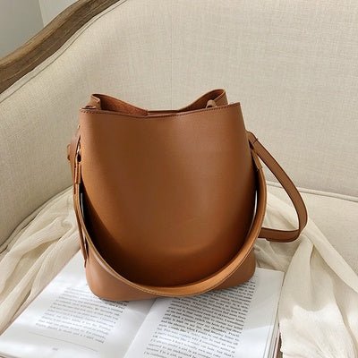 Bolsa Feminina Transversal Média com Nécessaire - OXOP